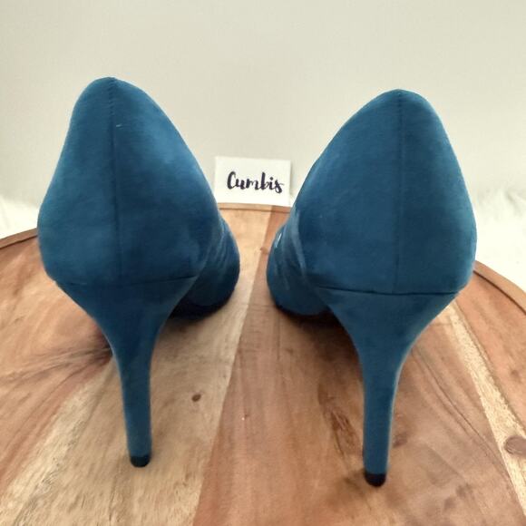 Kelly & Katie Blue Heels - Picture 4 of 16